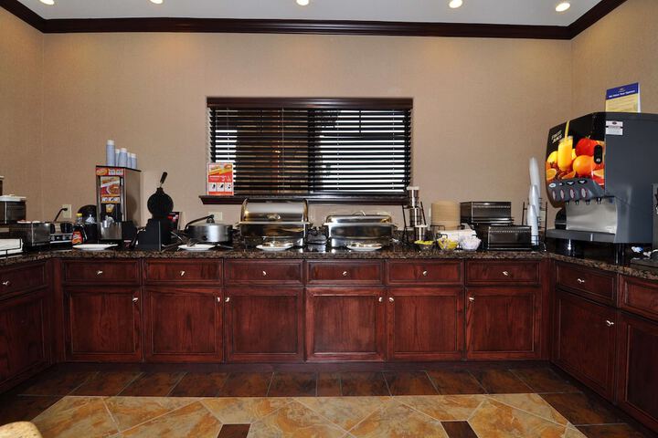Breakfast/Coffee Service 21 of 24