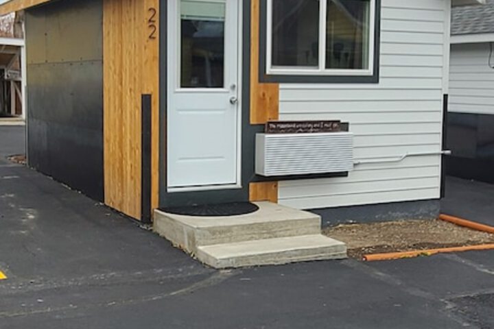 Lamplighter Cabins & Suites