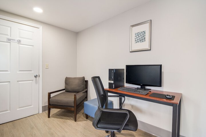 Business Center 22 of 22