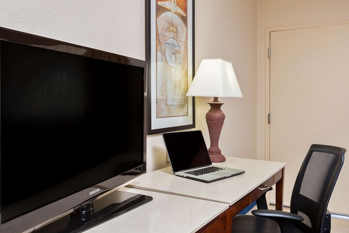 Room 8 of 23