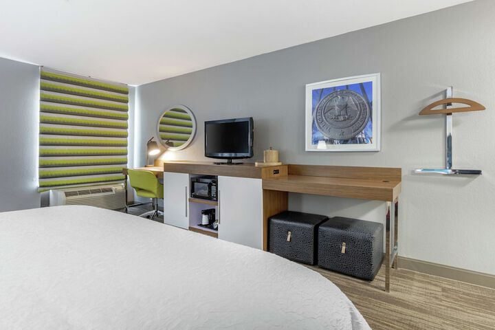 Room 6 of 30