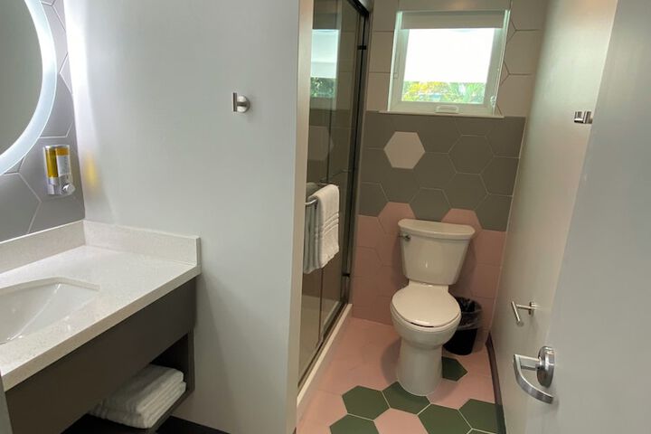 Room 70 of 81