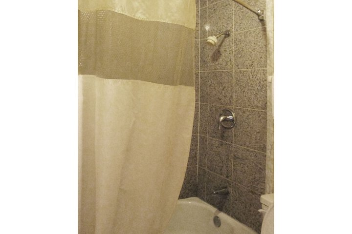 Room 10 of 25