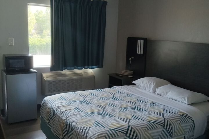 Room 16 of 22
