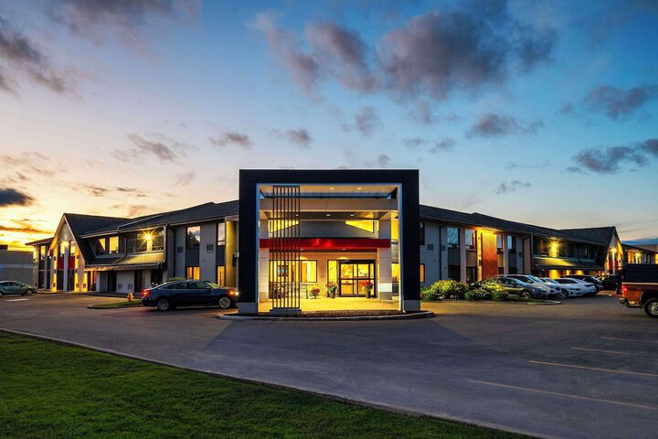 Hotel 5 of 64