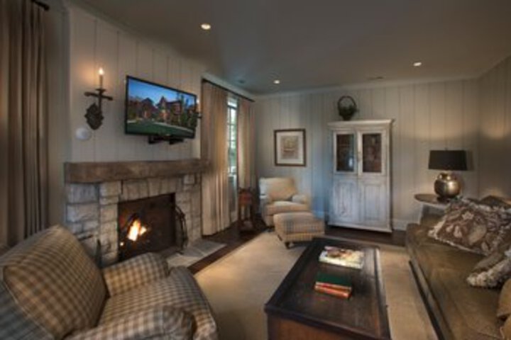 Suite 43 of 168