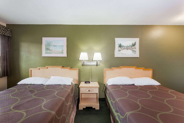Room 14 of 15