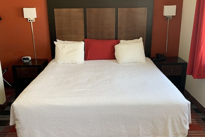 Room 14 of 14