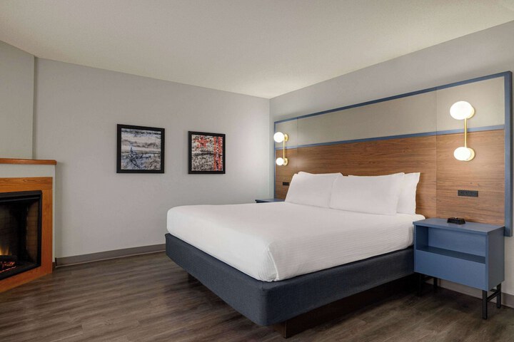 Room 41 of 62
