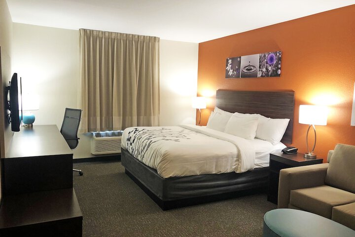 Room 16 of 38
