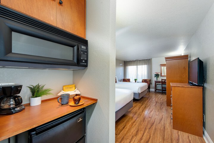 Stratford Inn