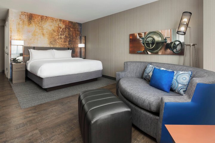 Room 25 of 52