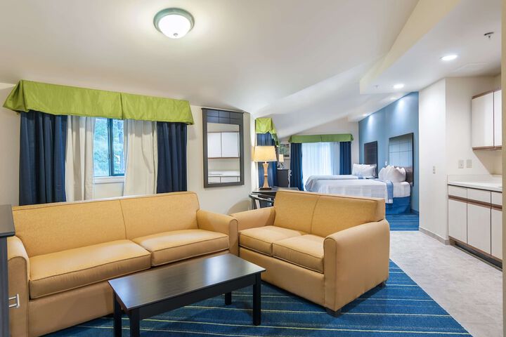 Room 21 of 34