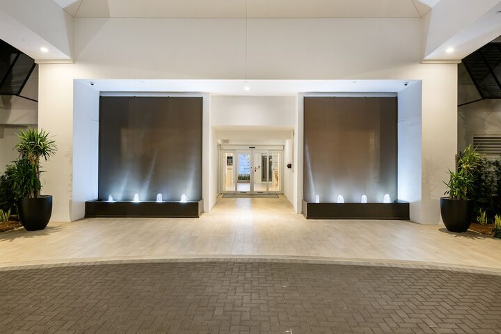 Hotel 4 of 86