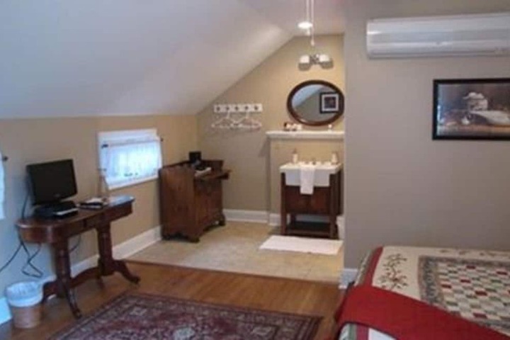 Room 28 of 47