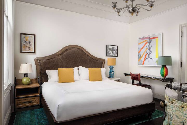 Room 40 of 86