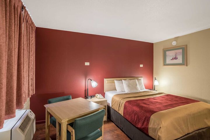 Room 16 of 37