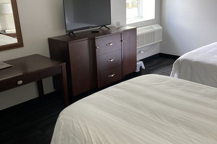 Room 9 of 18