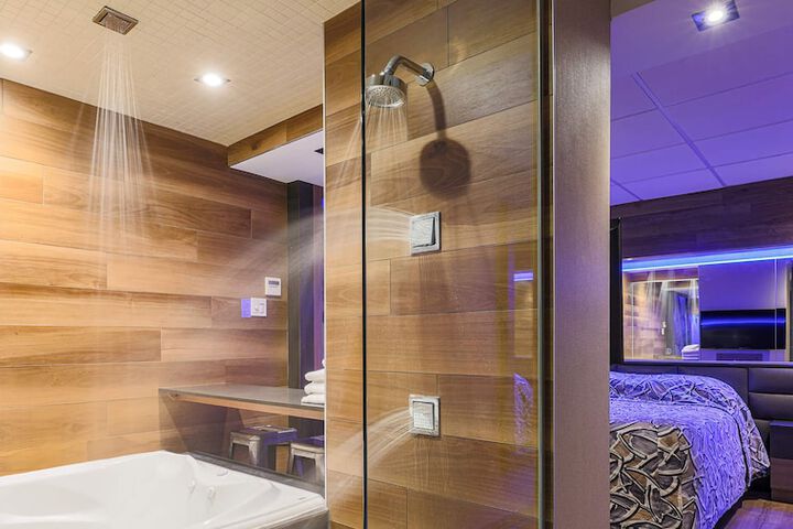 Room 40 of 48