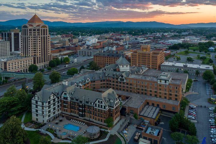 Hotel Roanoke & Conference Center Curio Collection by Hilton