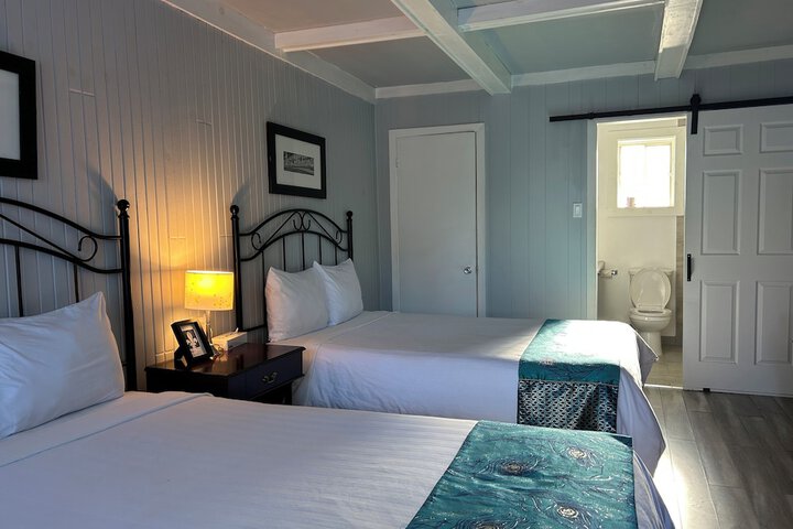 Room 12 of 16
