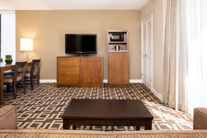 DoubleTree by Hilton Hotel Jacksonville Riverfront