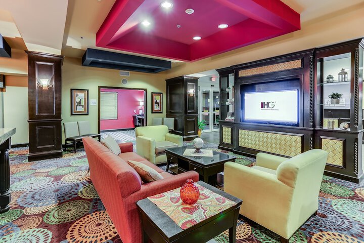 Holiday Inn Express Hotel & Suites Huntsville by IHG