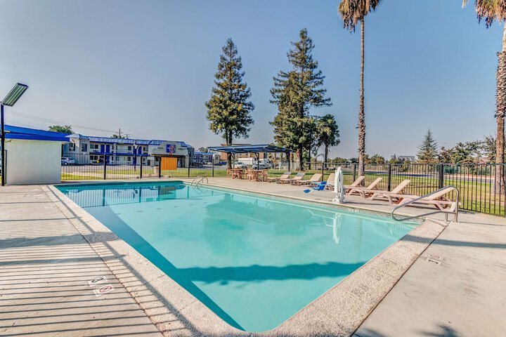 Pool 11 of 35