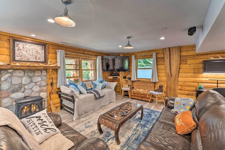 Cozy Wisconsin Studio 11 Mi to Lake Geneva!