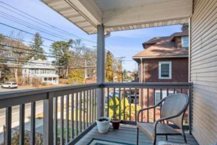 Private Luxury Framingham Condo Near Boston