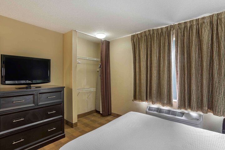 Room 28 of 31