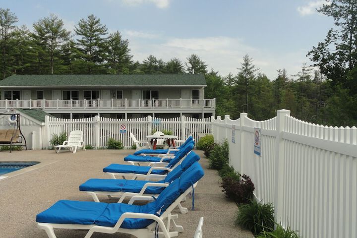 Sundeck 83 of 99