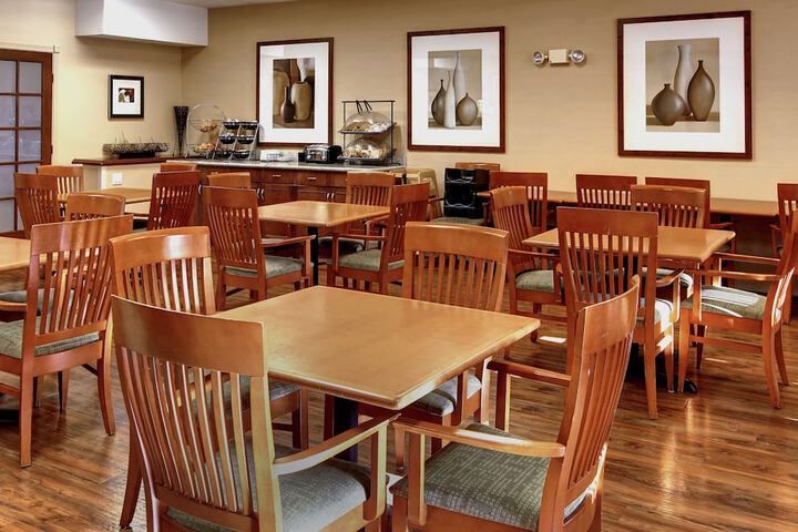 Phoenix Inn Suites - Albany