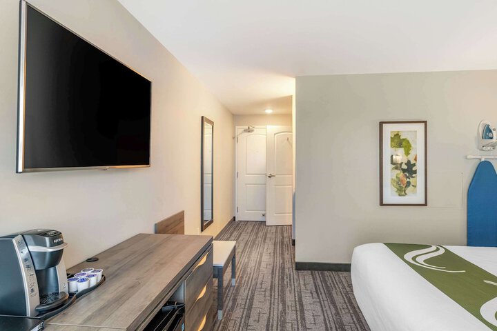 Room 15 of 51