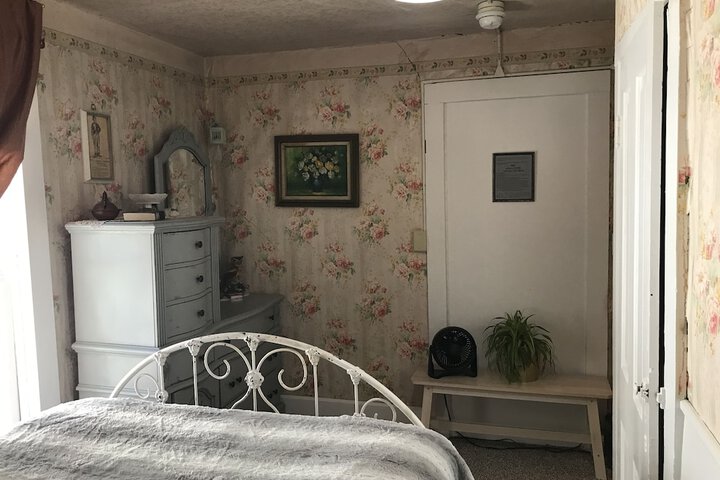 Room 32 of 79