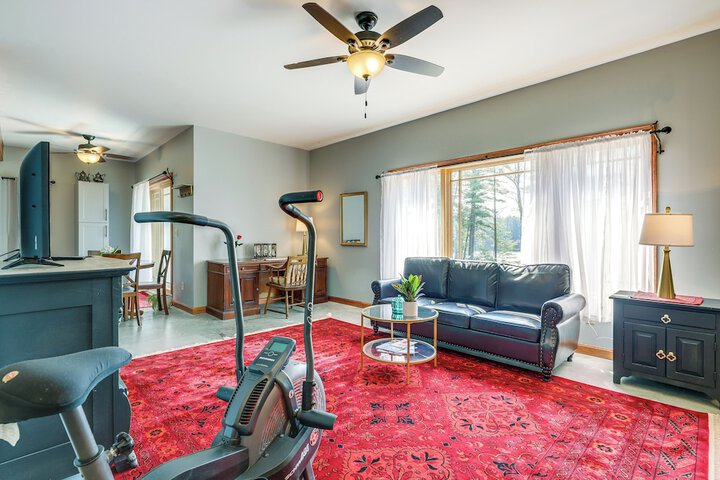 Lakefront Orange Vacation Rental - Pet Friendly!