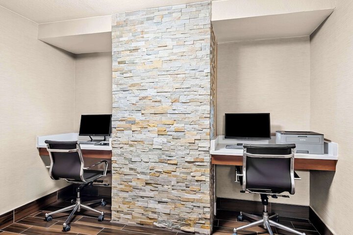 Business Center 48 of 48