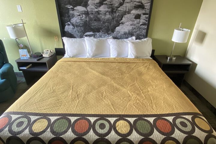 Room 33 of 43