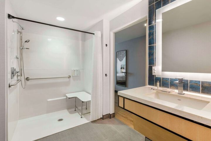Room 40 of 90
