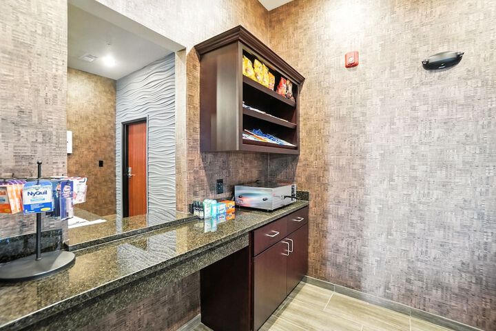 Cobblestone Hotel & Suites-Bellefontaine