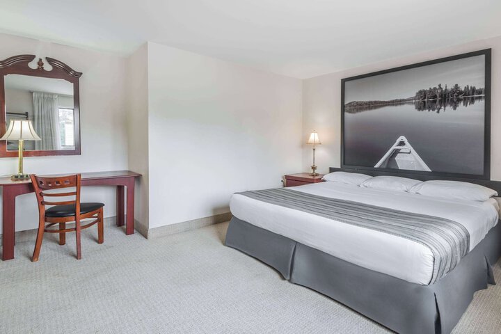 Room 26 of 37