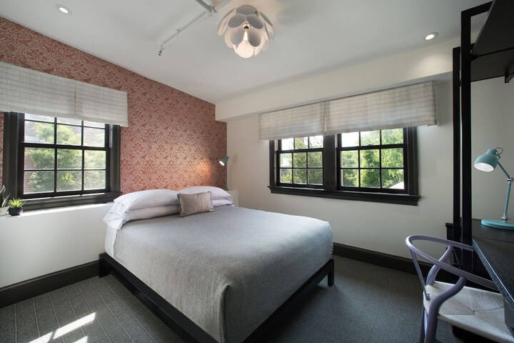 Room 57 of 99
