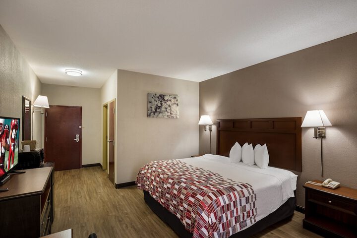 Room 17 of 33