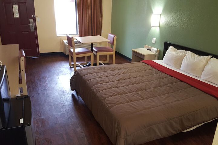 Room 13 of 31