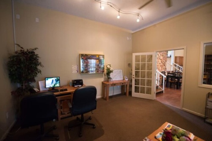 Business Center 90 of 125