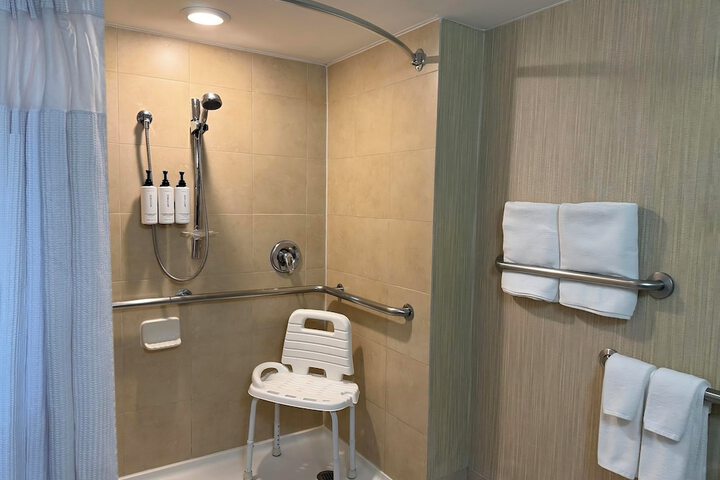 Crowne Plaza Newark Airport by IHG