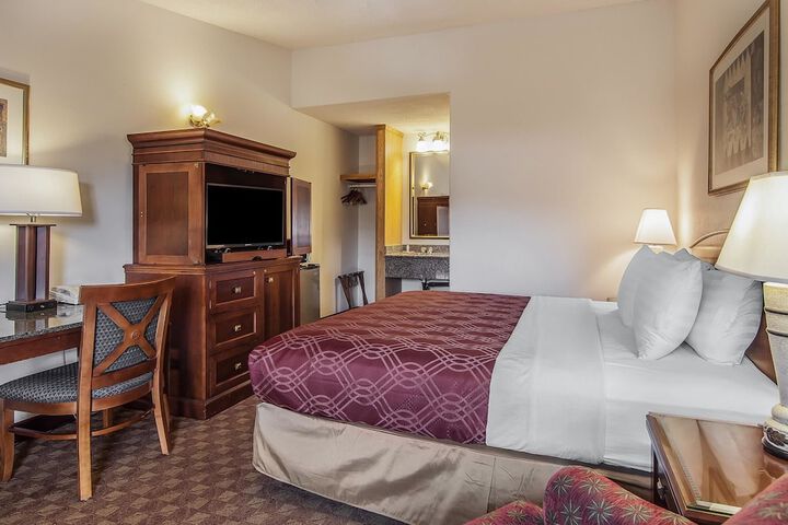 Econo Lodge Inn & Suites Madras