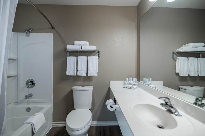 HillSide Inn