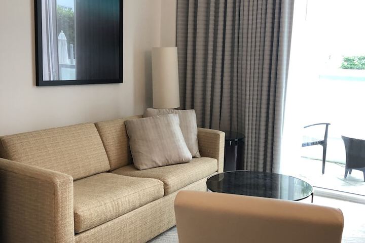 Room 64 of 77