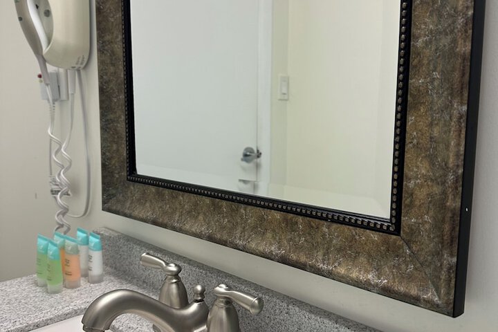 Room 52 of 65
